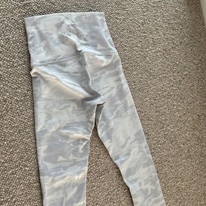 Lululemon ribbed camo legging